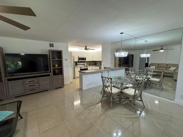 5817 La Pinata Boulevard C-1, Greenacres, FL 33463