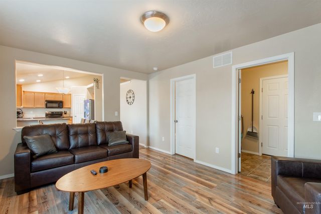 5759 S Moon Land Ave, Boise, ID 83709