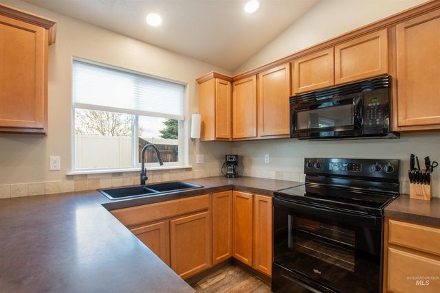 5759 S Moon Land Ave, Boise, ID 83709