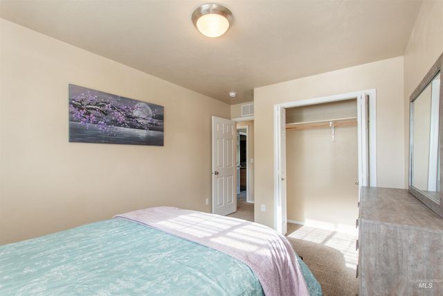 5759 S Moon Land Ave, Boise, ID 83709