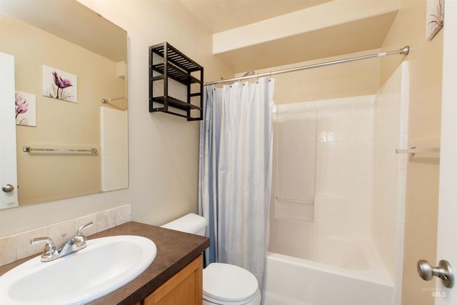 5759 S Moon Land Ave, Boise, ID 83709