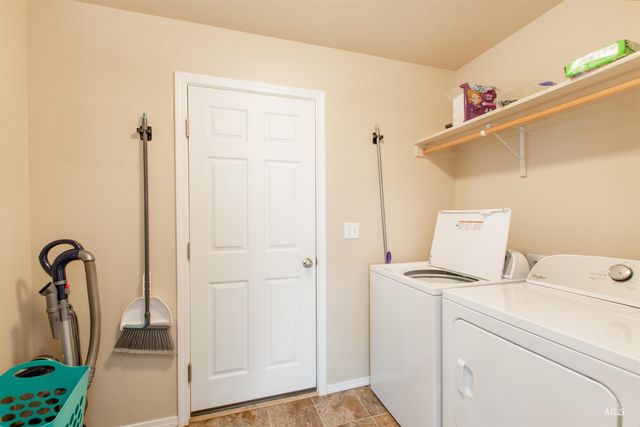 5759 S Moon Land Ave, Boise, ID 83709