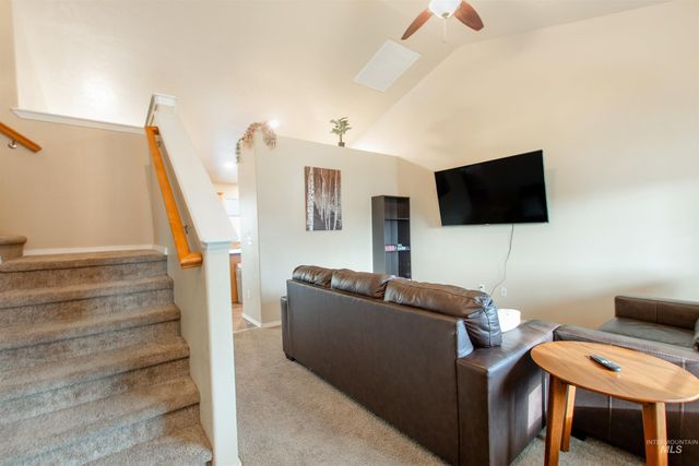 5759 S Moon Land Ave, Boise, ID 83709