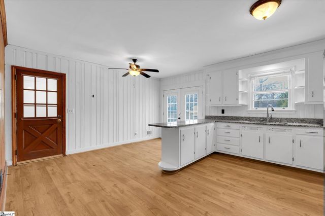 9 Forestdale Drive, Taylors, SC 29687