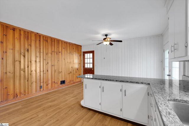 9 Forestdale Drive, Taylors, SC 29687