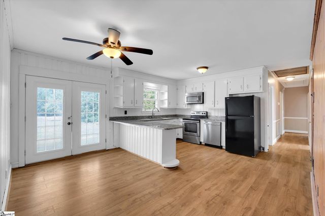 9 Forestdale Drive, Taylors, SC 29687