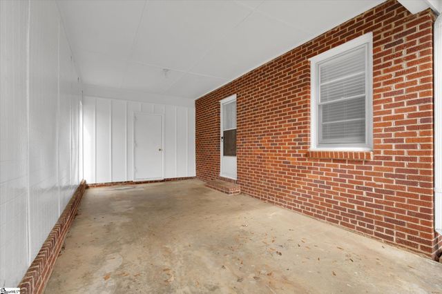 9 Forestdale Drive, Taylors, SC 29687