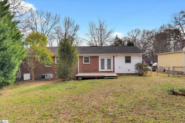 9 Forestdale Drive, Taylors, SC 29687