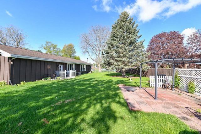 2749 N Butlin Drive, Beloit, WI 53511