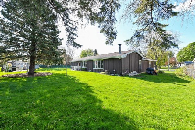 2749 N Butlin Drive, Beloit, WI 53511