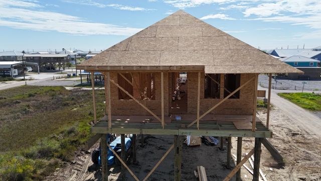 166 Blackberry Ln, Grand Isle, LA 70358