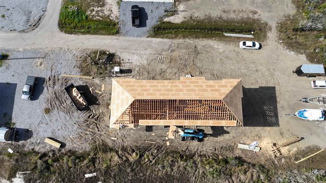 166 Blackberry Ln, Grand Isle, LA 70358