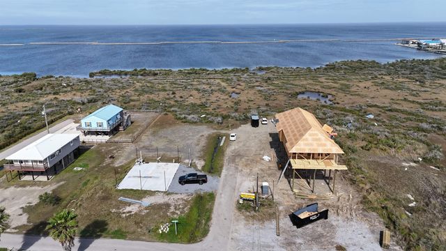 166 Blackberry Ln, Grand Isle, LA 70358