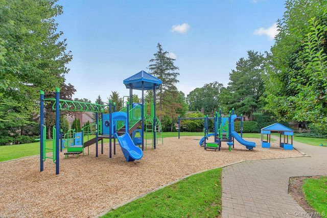 246 Treetop Crescent, Rye Brook, NY 10573