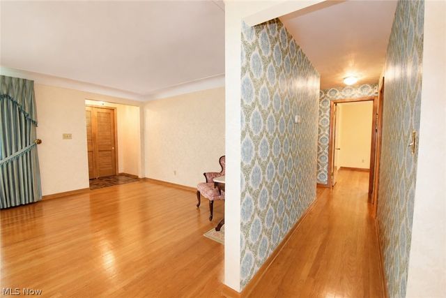 1634 Parkview Drive, Seven Hills, OH 44131