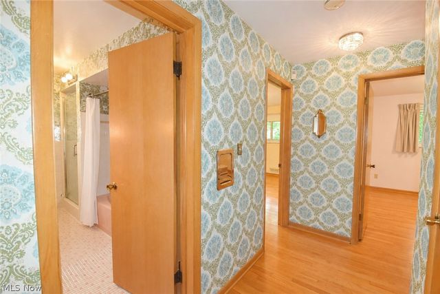 1634 Parkview Drive, Seven Hills, OH 44131