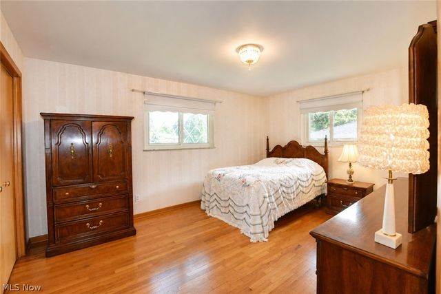1634 Parkview Drive, Seven Hills, OH 44131