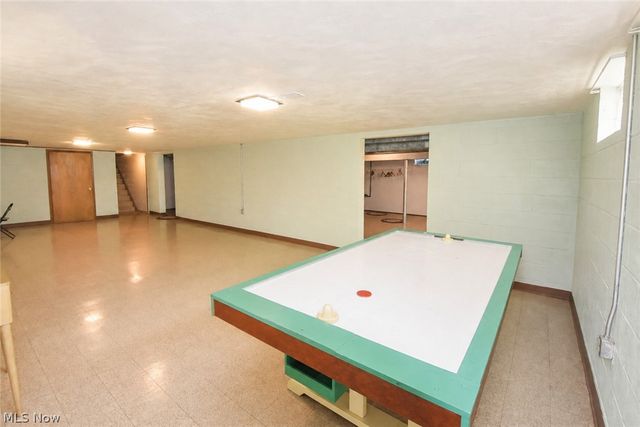 1634 Parkview Drive, Seven Hills, OH 44131