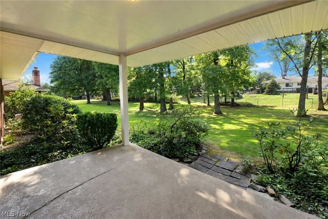 1634 Parkview Drive, Seven Hills, OH 44131