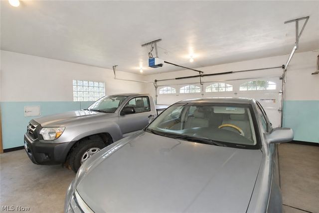 1634 Parkview Drive, Seven Hills, OH 44131