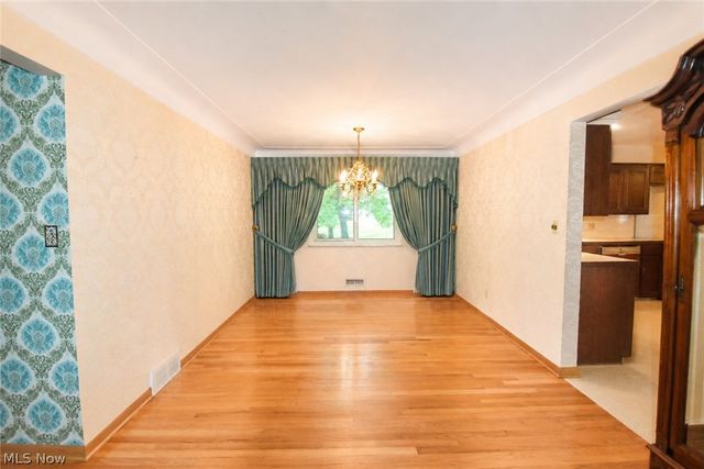 1634 Parkview Drive, Seven Hills, OH 44131