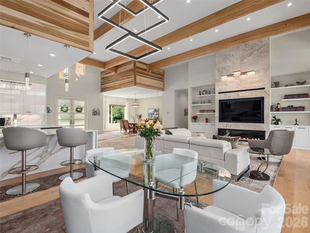 123 Wembley Road, Asheville, NC 28804