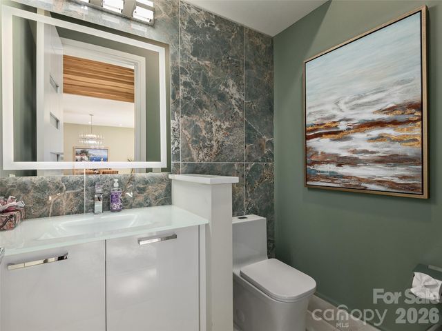123 Wembley Road, Asheville, NC 28804