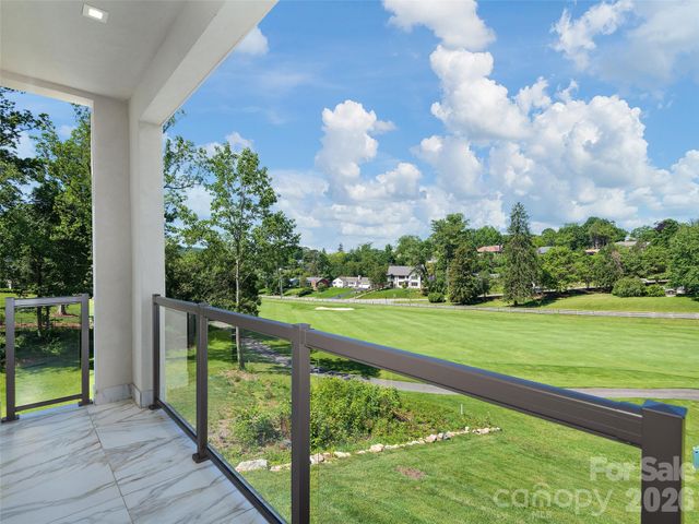 123 Wembley Road, Asheville, NC 28804