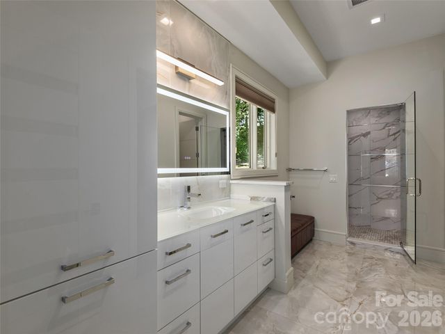 123 Wembley Road, Asheville, NC 28804