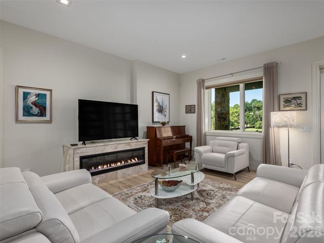 123 Wembley Road, Asheville, NC 28804
