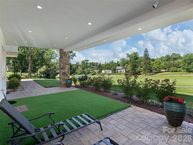 123 Wembley Road, Asheville, NC 28804
