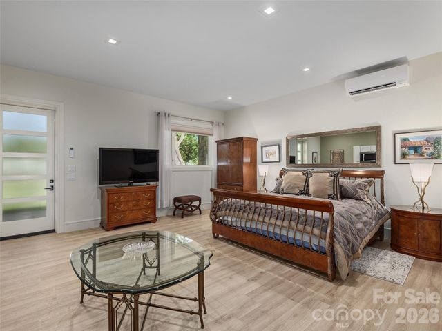 123 Wembley Road, Asheville, NC 28804