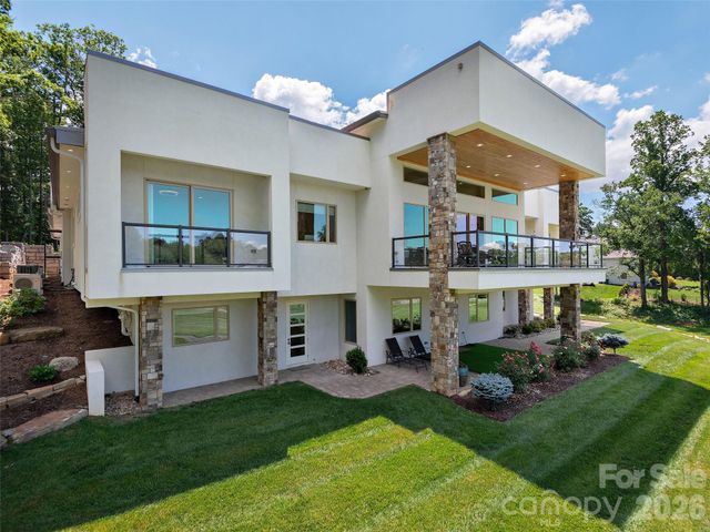 123 Wembley Road, Asheville, NC 28804