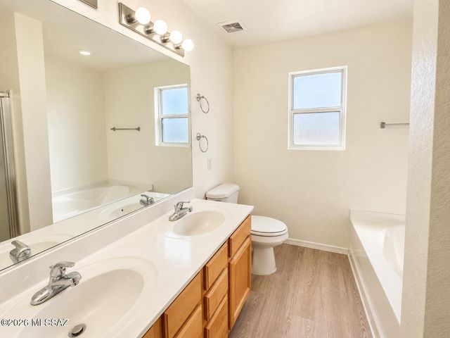 13697 E Oxmoor Valley Drive, Vail, AZ 85641