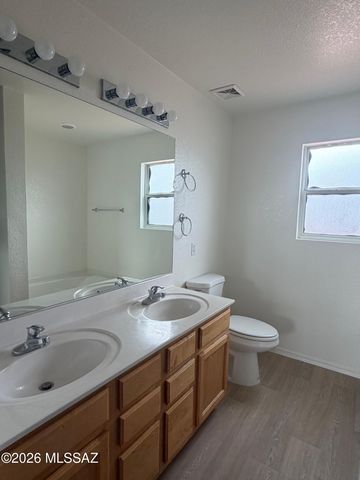 13697 E Oxmoor Valley Drive, Vail, AZ 85641