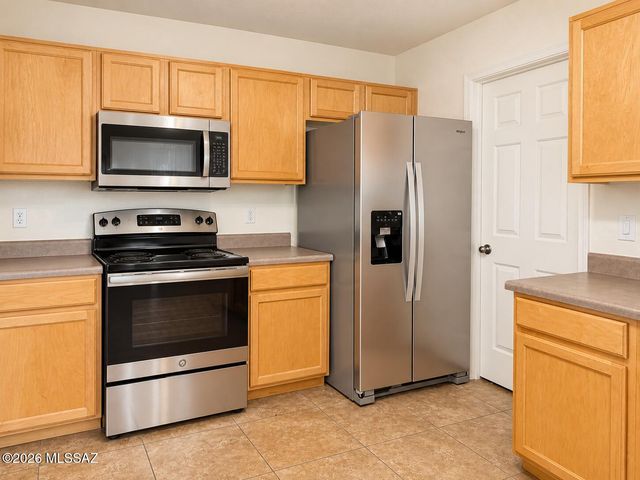 13697 E Oxmoor Valley Drive, Vail, AZ 85641