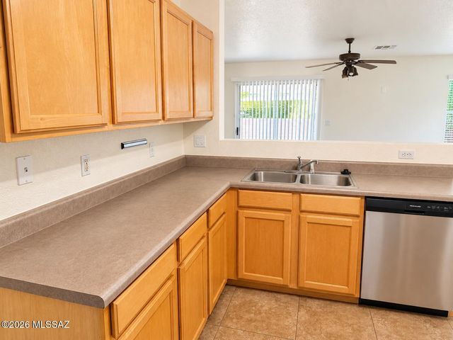 13697 E Oxmoor Valley Drive, Vail, AZ 85641