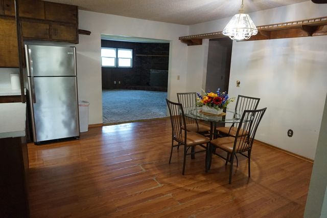 4063 W Camden Street, Springfield, MO 65803