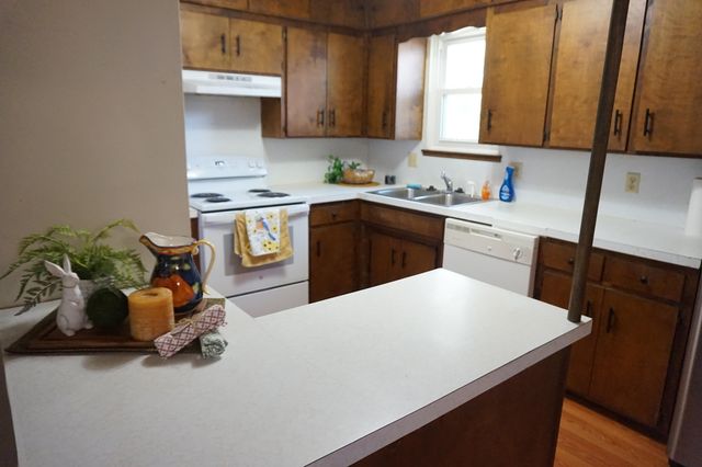 4063 W Camden Street, Springfield, MO 65803