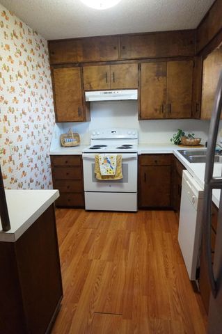 4063 W Camden Street, Springfield, MO 65803