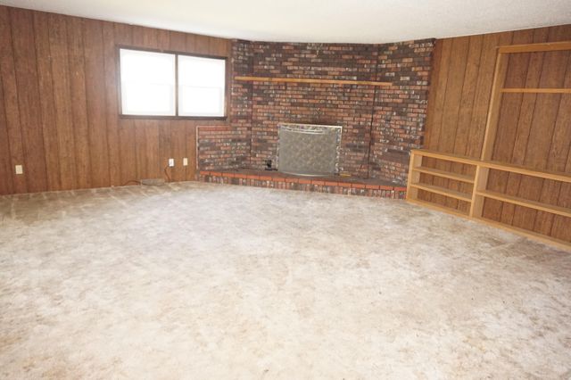 4063 W Camden Street, Springfield, MO 65803