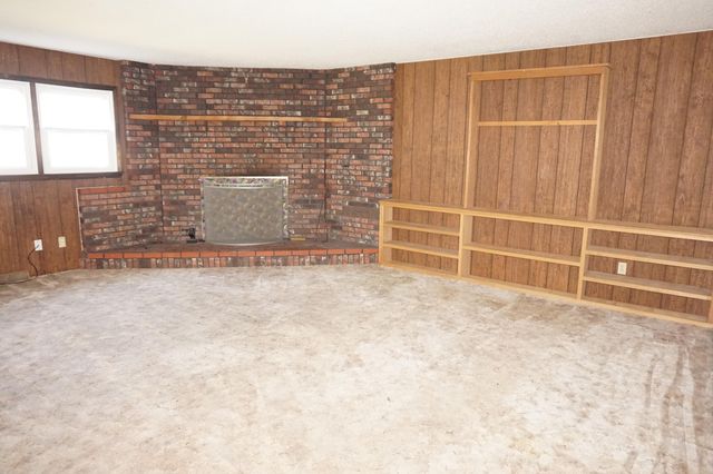 4063 W Camden Street, Springfield, MO 65803