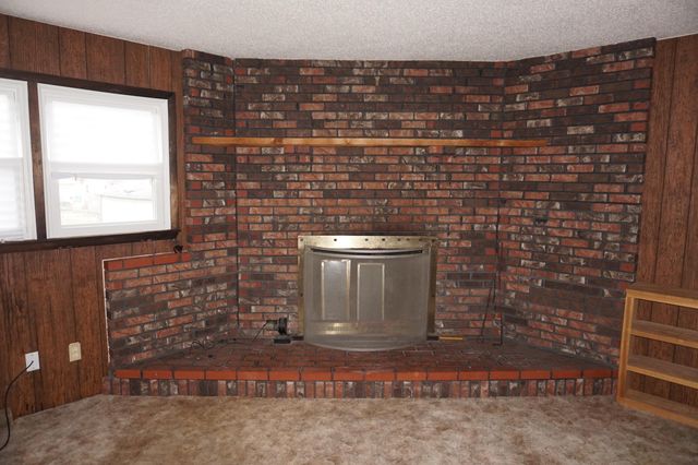 4063 W Camden Street, Springfield, MO 65803