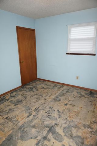 4063 W Camden Street, Springfield, MO 65803