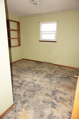 4063 W Camden Street, Springfield, MO 65803