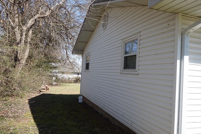 4063 W Camden Street, Springfield, MO 65803