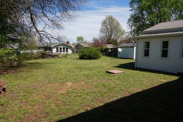 4063 W Camden Street, Springfield, MO 65803