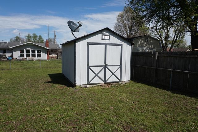 4063 W Camden Street, Springfield, MO 65803