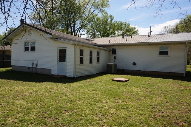 4063 W Camden Street, Springfield, MO 65803
