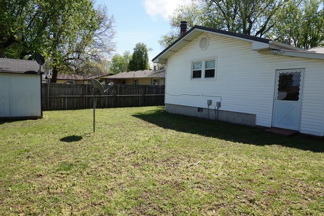 4063 W Camden Street, Springfield, MO 65803
